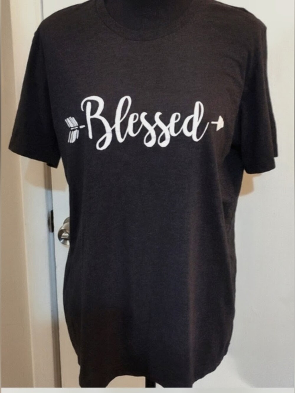 💜5/$25💜 Large T-shirt.